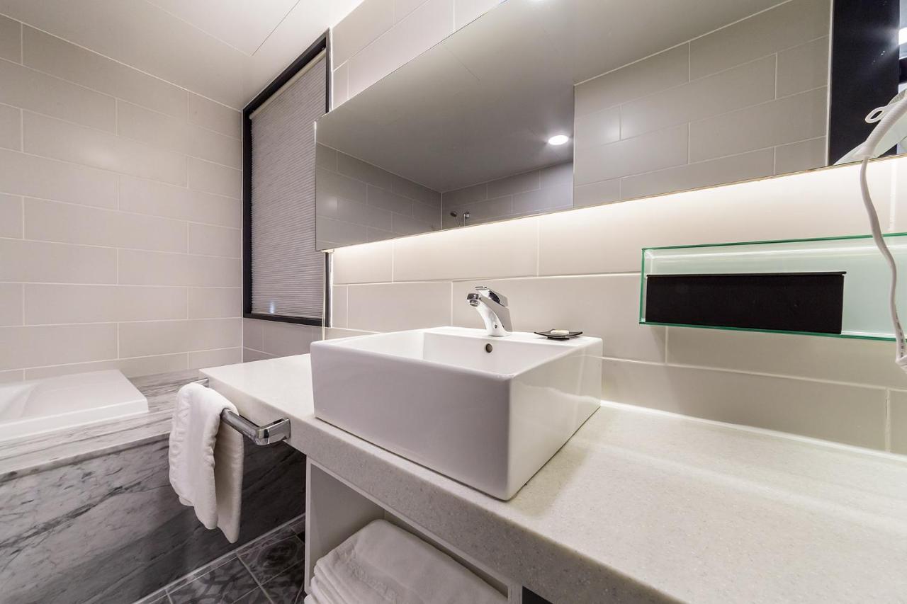 Pyeongtaek Stay Tourist Hotel Buitenkant foto