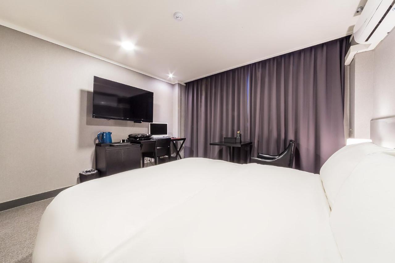 Pyeongtaek Stay Tourist Hotel Buitenkant foto